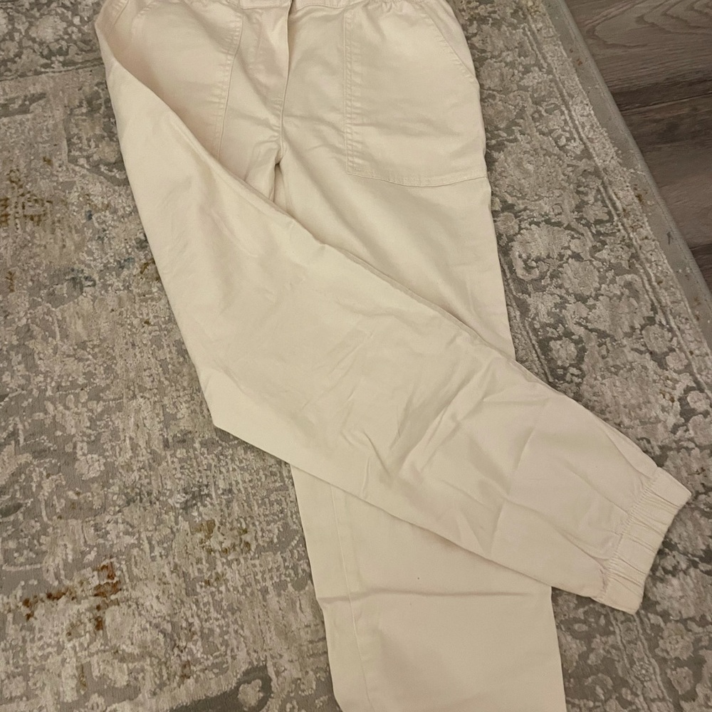 White jogger pants, size 4. Cotton on (brand)